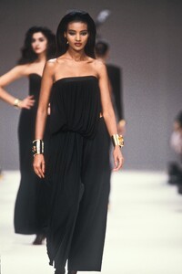 YvesSaintLaurent1989SS150.thumb.jpg.3d150099eb8c3aabceb53e315606fd35.jpg