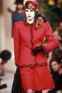 YvesSaintLaurent1990HauteCouture57.thumb.jpg.9195fb7c98c18c84d3e99cce103b082b.jpg