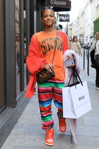 christina-milian-out-shopping-in-paris-09-30-2022-3.jpg