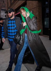 dakota-johnson-leaving-her-hotel-in-new-york-01-22-2024-6.jpg