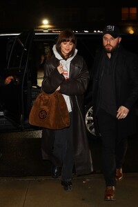 dakota-johnson-out-in-new-york-city-01-25-2024-0.jpg
