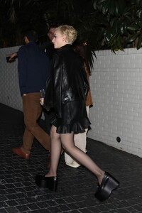 julia-garner-arriving-at-chateau-marmont-01-05-2024-4.jpg