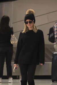 kristin-cavallari-at-lax-in-los-angeles-01-17-2024-3.jpg