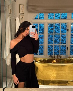 kylie-jenner-01-24-2024-2.jpg