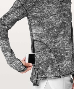 lululemon-forever-endeavour-long-sleeve-rush-jacquard-black-white-034682-245202.jpg