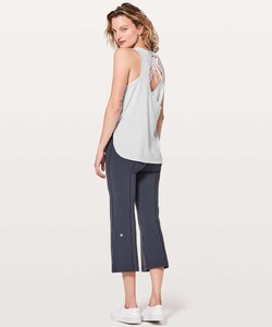lululemon-hit-the-stride-tank-heathered-core-ultra-light-grey-032493-234763.jpg