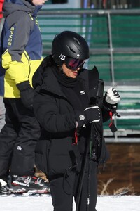 salma-hayek-out-skiing-with-her-family-in-aspen-12-27-2023-6.jpg