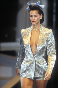 versus-ss-1995(5).thumb.jpg.5cfc396c25c0b471b73cdea67956a4a9.jpg