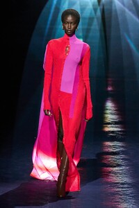00051-fendi-fall-2023-ready-to-wear-credit-gorunway.thumb.jpg.1e4f7834dfa10d05e540954dc3371d09.jpg