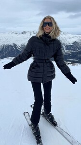 [2024.02.01] s424600884_2659976500843888_8956314012760463574_n.jpg