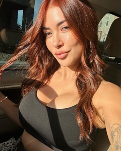 [2024.02.05] ariannyceleste_426070228_18416405857023607_5866567869410295009_n.jpg