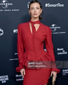 [2024.02.06] carmellarose_425331869_1562046421225613_3416051122134231900_n.jpg