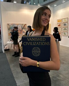 [2024.02.13] carmellarose_426848475_926969272364235_3332019499194247762_n.jpg