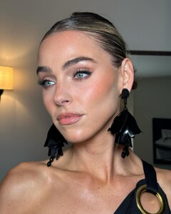 [2024.02.19] courtdappmakeup_429201635_3701015516794282_4304946921042668990_n.jpg