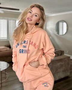 [2024.02.23] tiffanytothxoxo_428669363_18415705879017325_4516492058872022053_n.jpg