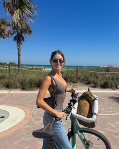 [2024.02.25] msgigiparis_429897838_952712346283468_5118369982092815898_n.jpg