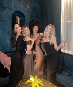 [2024.02.28] jamealynee_430123097_956554012846425_1843635550016445277_n.jpg