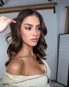 [2024.02.28] msgigiparis_430179183_331117836583318_9204476047336424682_n.jpg