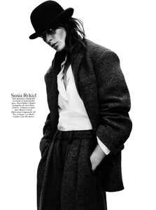 40_201008voguefrphdavidsims062dariawerbowy.thumb.jpg.b349dcd15e219ce2df4c4c6b37987e38.jpg