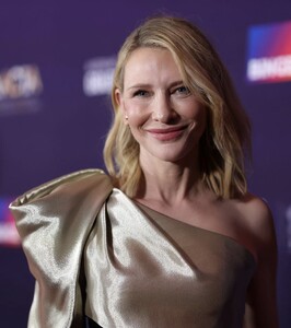 445114833_cate-blanchett-aacta-02.jpg