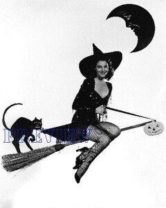 Ava_Gardner_witch1.thumb.JPG.3f6174f35f0d3989cd7e8a309715cf2d.JPG