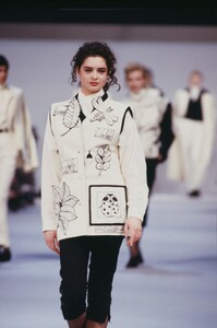 Belinda_Riding_Jean-Charles_de_Castelbajac_FW1989_03.jpg