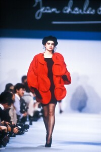 Belinda_Riding_Jean-Charles_de_Castelbajac_FW1989_04.jpg