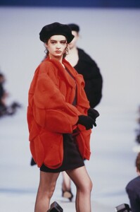 Belinda_Riding_Jean-Charles_de_Castelbajac_FW1989_06.jpg