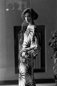 Cathy_Gallagher_Versace_Resort_1984_002.jpg