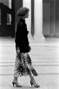 Cathy_Gallagher_Versace_Resort_1984_102.jpg