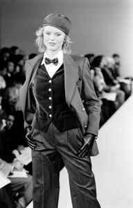 Eva_Escada_FW1994_13.jpg