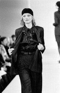 Eva_Escada_FW1994_26.jpg