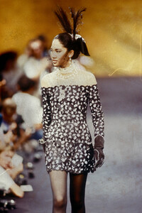 Kimora_Lee_Chanel_HC_FW1989_05.jpg