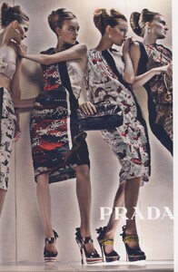 Meisel_Prada_Spring_Summer_2009_07.thumb.jpg.86a2d6fb76d0c074ae9799d23a9dabed.jpg