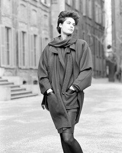 Vanessa_Duve_Genny_FW1985_10.jpg