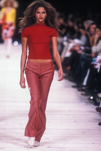 VersusbyDonatella2000WomenFW19.thumb.jpg.4521623cbff8cc06693e5add6bad43ed.jpg