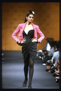 Vicky_Koulianou_Chanel_FW1989_HC_05.jpg