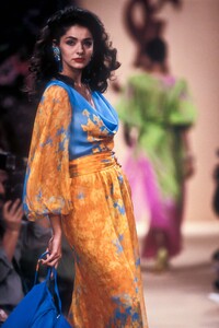 Vicky_Koulianou_Yves_Saint_Laurent_HC_SS1989_05.jpg