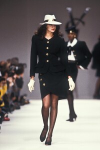 Vicky_Koulianou_Yves_Saint_Laurent_SS1989_02.jpg