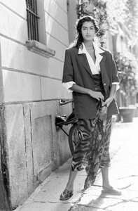 Yasmeen_Ghauri_Byblos_SS1990_074.jpg