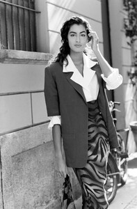 Yasmeen_Ghauri_Byblos_SS1990_088.jpg