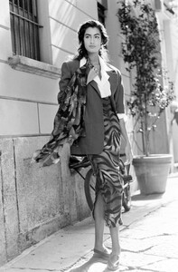 Yasmeen_Ghauri_Byblos_SS1990_096.jpg