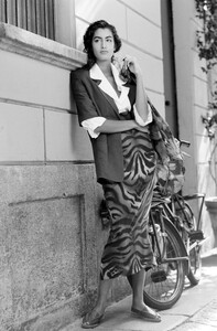 Yasmeen_Ghauri_Byblos_SS1990_098.jpg