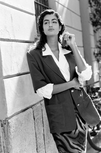 Yasmeen_Ghauri_Byblos_SS1990_106.jpg
