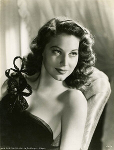 avagardner1.thumb.jpg.473e5d9777714e0fa32e67f7967bcd9a.jpg