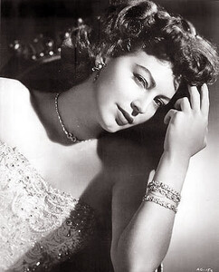 avagardner223ot2.thumb.jpg.b393c0812ef45b01a85f6f706fab743d.jpg