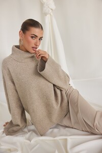 bubbleroom-betina-turtleneck-sweater_16.jpg