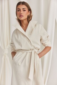 bubbleroom-maggie-trenchcoat-winter-white_4.jpg