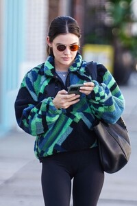 lucy-hale-out-and-about-in-los-angeles-01-23-2024-2.jpg