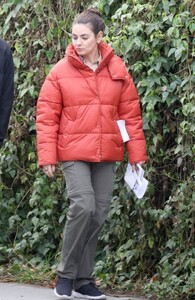 mila-kunis-in-casual-outfit-02-02-2024-6.jpg